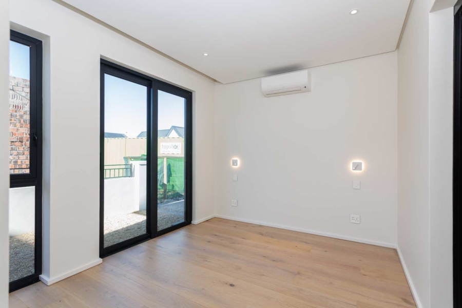 5 Bedroom Property for Sale in Val De Vie Estate Western Cape